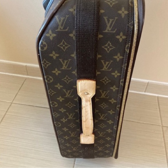 Authentic Louis Vuitton pegase 55 monogram carryon - Picture 5 of 5